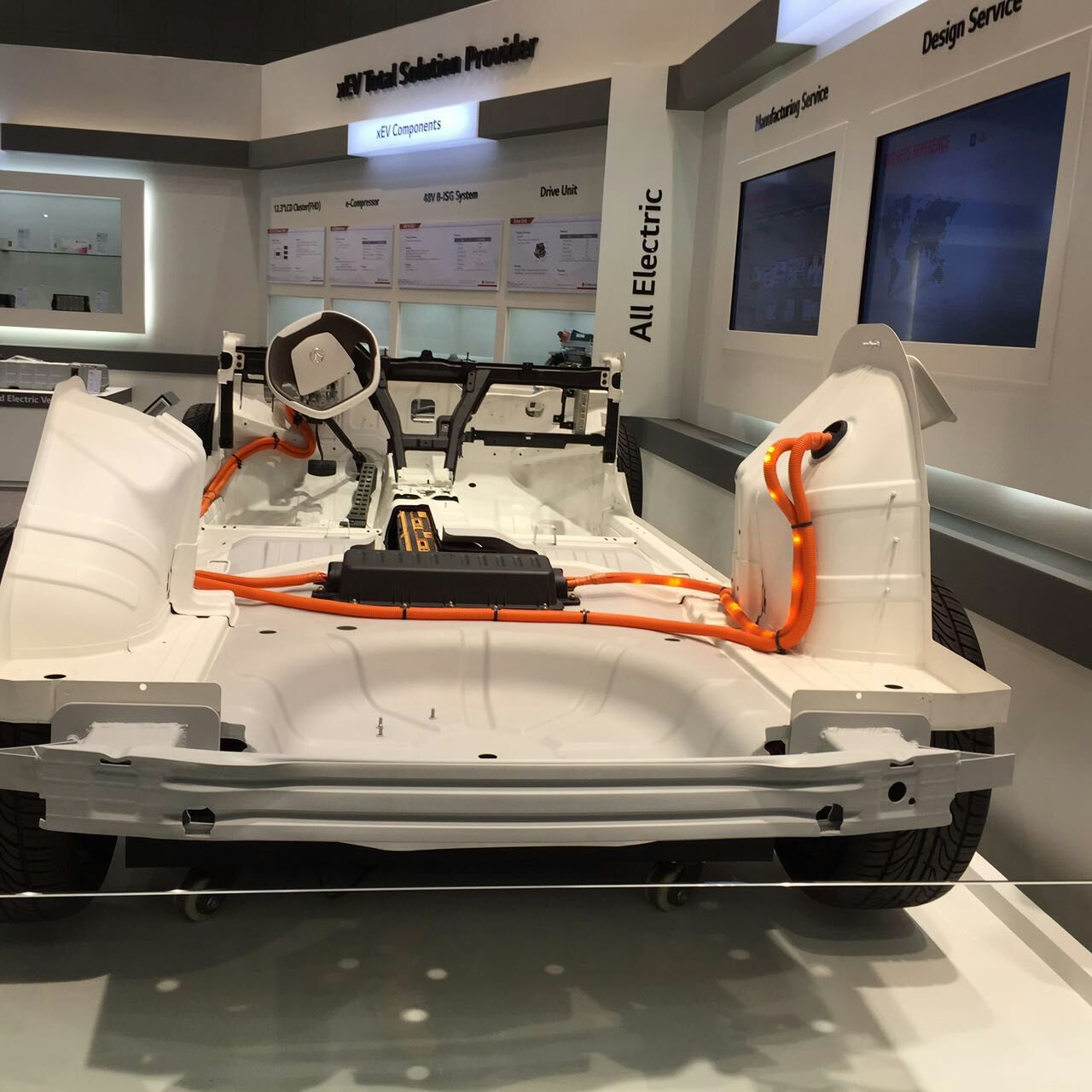 OMG participou da feira de carros elétricos EVS28 em Seul, Coreia do Sul OMG participou da feira de carros elétricos EVS28 em Seul, Coreia do Sul