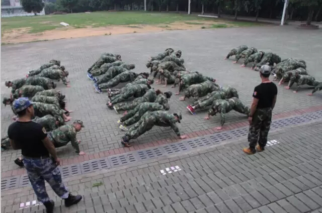 Treinamento de expansão da OMG Whampoa Military Academy em 2016