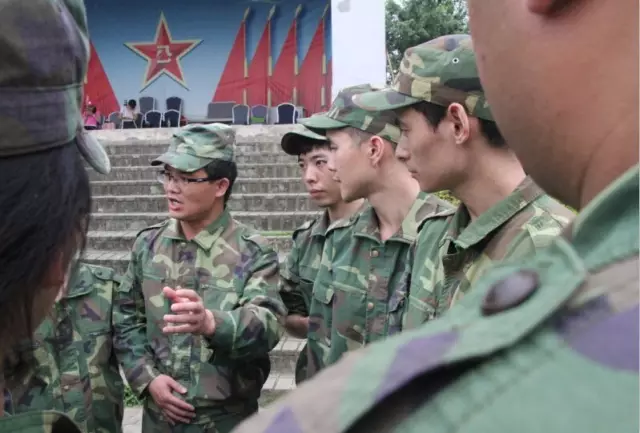 Treinamento de Desenvolvimento da Academia Militar OMG Huangpu 2016