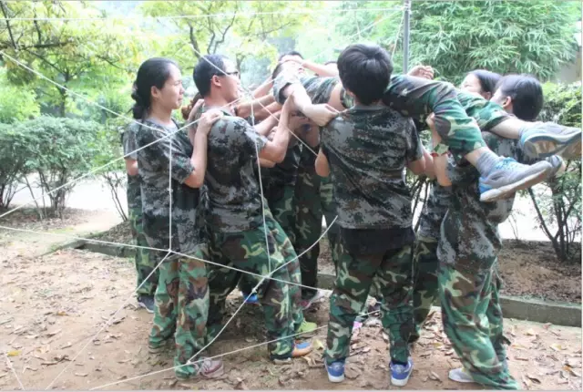 Treinamento de Desenvolvimento da Academia Militar OMG Huangpu 2016